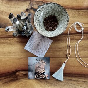 Kalesi's DIY Mala weiss